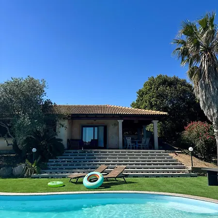 Roberta With Big Private Pool