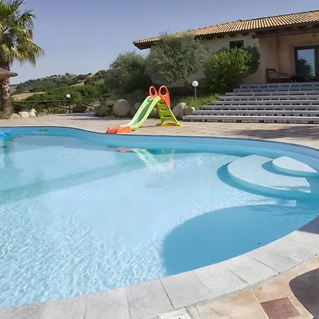 Roberta With Big Private Pool * Tergu