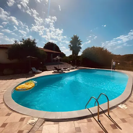 Roberta With Big Private Pool