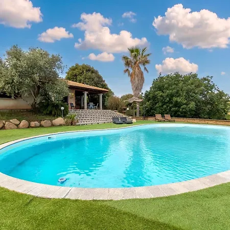 Roberta With Big Private Pool *